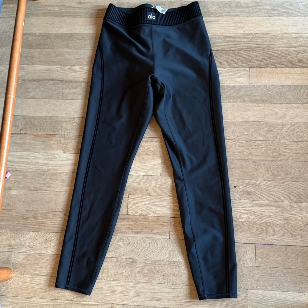 Alo Airlift High Waist Line Up 7/8 Leggings - Black Size M